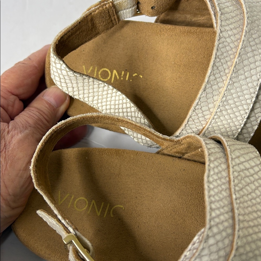 Vionic "Snakeskin" Leather Backstrap Sandals Cream/Beige - Picture 10 of 11